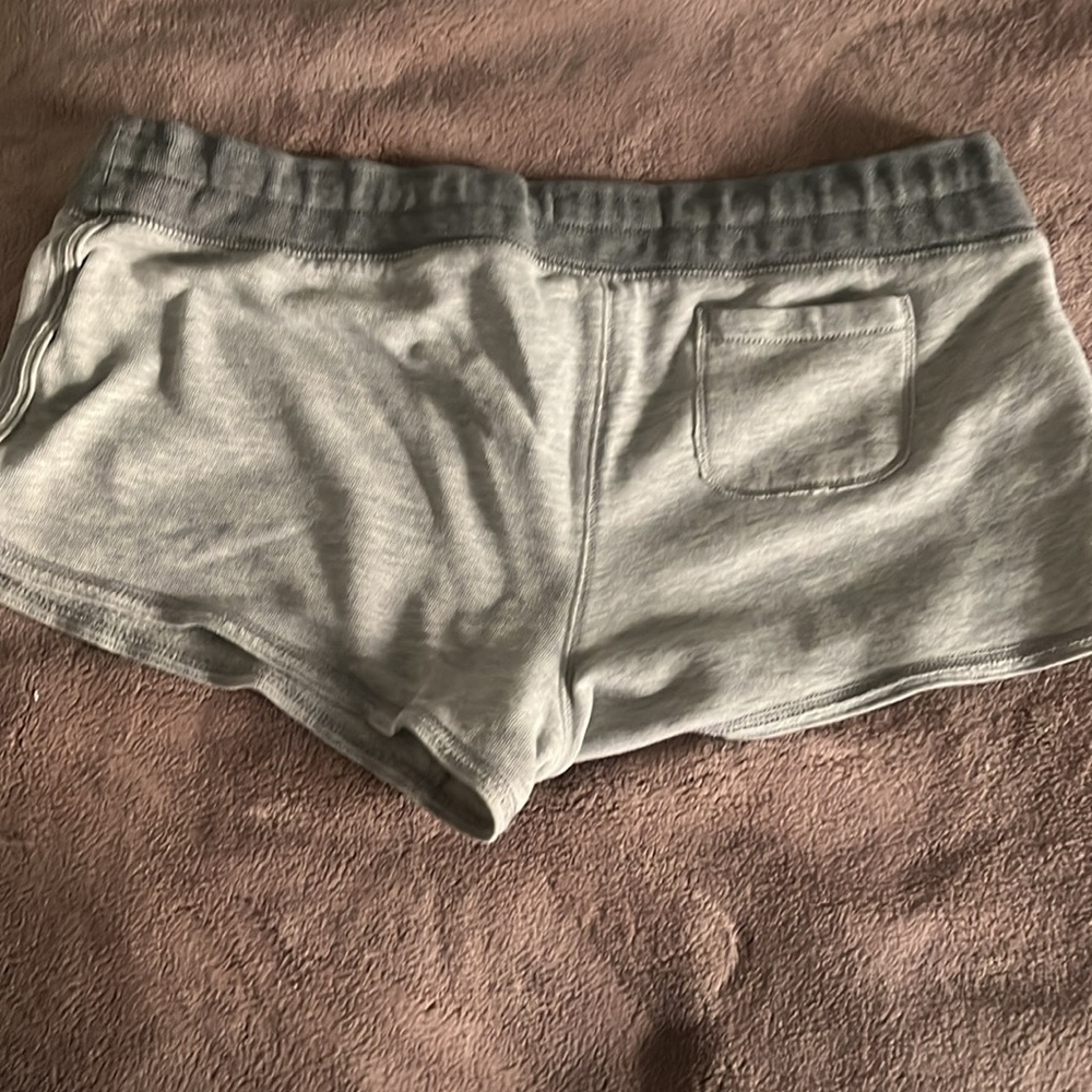 Gilly Hicks Shorts - Picture 2 of 4